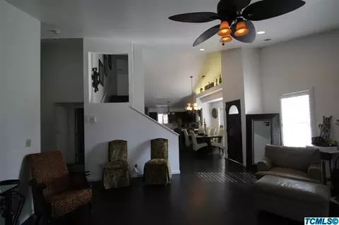 3018 E Douglas Ave, Visalia, CA 93292 photo 17