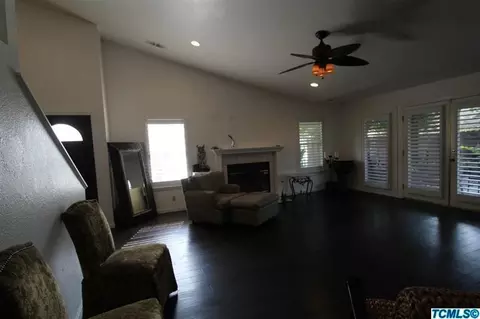 3018 E Douglas Ave, Visalia, CA 93292 photo 12