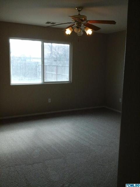 145 E Robin Ave, Visalia, CA 93291 photo 4