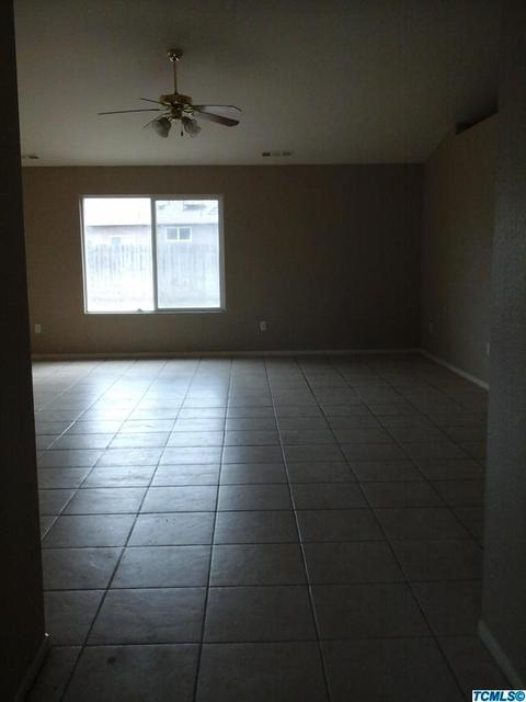 145 E Robin Ave, Visalia, CA 93291 photo 2