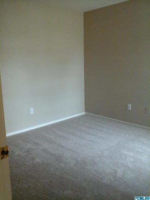 145 E Robin Ave, Visalia, CA 93291 photo 12