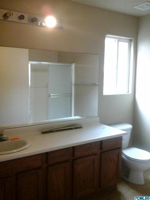145 E Robin Ave, Visalia, CA 93291 photo 5