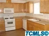 300 Larish St, Lemoore, CA 93245 photo 5