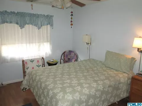 1225 E Ferguson Ave, Visalia, CA 93292 photo 14