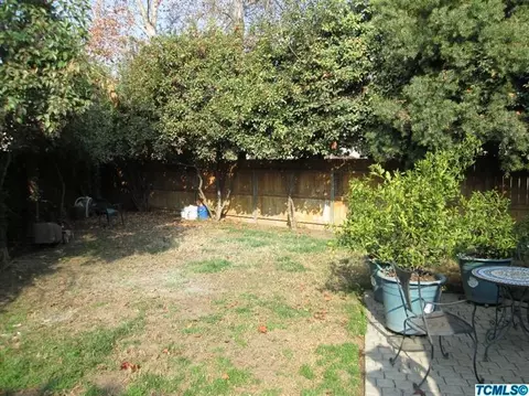 1225 E Ferguson Ave, Visalia, CA 93292 photo 11