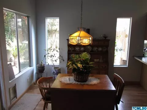 1225 E Ferguson Ave, Visalia, CA 93292 photo 5