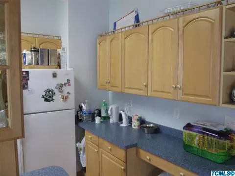 1225 E Ferguson Ave, Visalia, CA 93292 photo 3