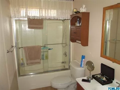 1225 E Ferguson Ave, Visalia, CA 93292 photo 9