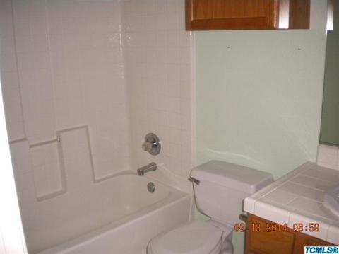 638 Bristol Ct, Lemoore, CA 93245 photo 9