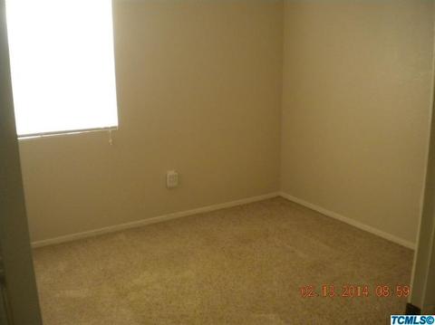 638 Bristol Ct, Lemoore, CA 93245 photo 11