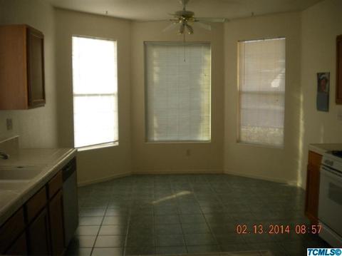 638 Bristol Ct, Lemoore, CA 93245 photo 7