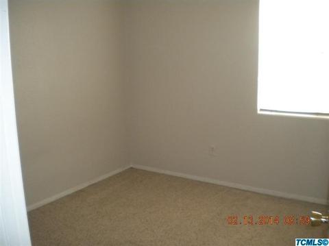 638 Bristol Ct, Lemoore, CA 93245 photo 10
