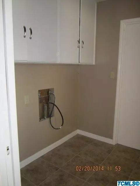 702 E Kaweah Ave, Visalia, CA 93292 photo 16