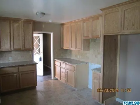702 E Kaweah Ave, Visalia, CA 93292 photo 6