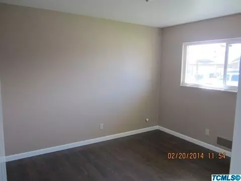 702 E Kaweah Ave, Visalia, CA 93292 photo 13