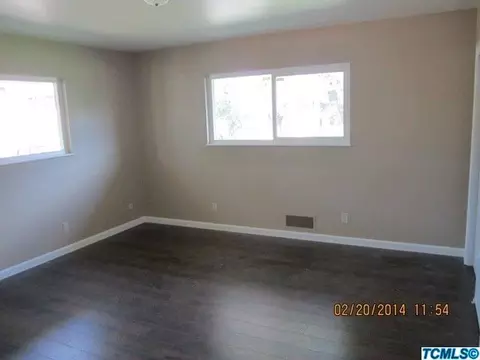 702 E Kaweah Ave, Visalia, CA 93292 photo 11