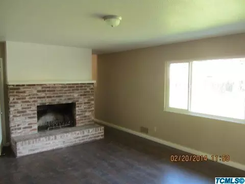 702 E Kaweah Ave, Visalia, CA 93292 photo 8
