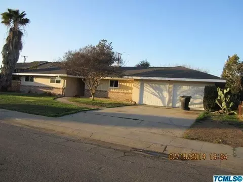 702 E Kaweah Ave, Visalia, CA 93292 photo 3