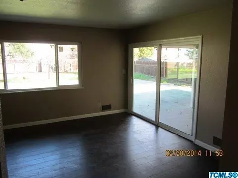 702 E Kaweah Ave, Visalia, CA 93292 photo 7