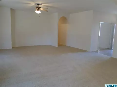 200 Willow Ct, Fowler, CA 93625 photo 8