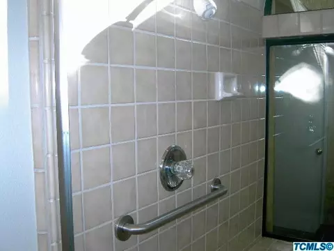1712 E Babcock Ave, Visalia, CA 93292 photo 30