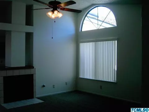 1712 E Babcock Ave, Visalia, CA 93292 photo 7