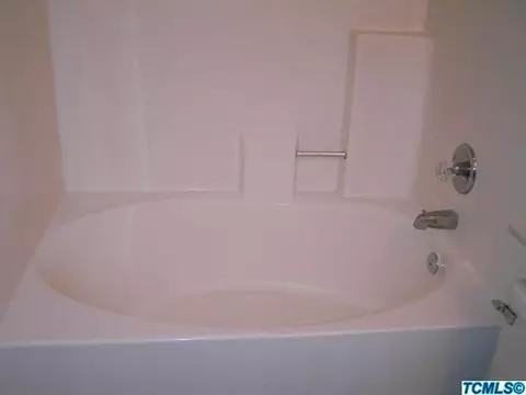 1712 E Babcock Ave, Visalia, CA 93292 photo 34
