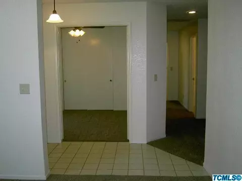1712 E Babcock Ave, Visalia, CA 93292 photo 17