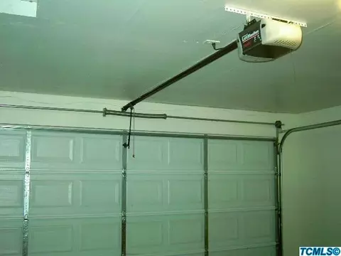1712 E Babcock Ave, Visalia, CA 93292 photo 43