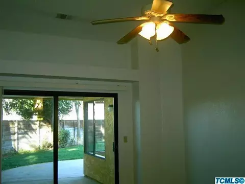 1712 E Babcock Ave, Visalia, CA 93292 photo 23