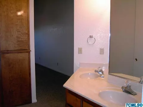 1712 E Babcock Ave, Visalia, CA 93292 photo 28