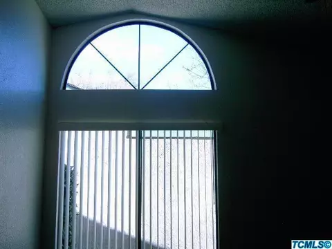 1712 E Babcock Ave, Visalia, CA 93292 photo 11