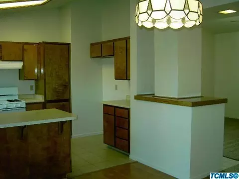 1712 E Babcock Ave, Visalia, CA 93292 photo 13