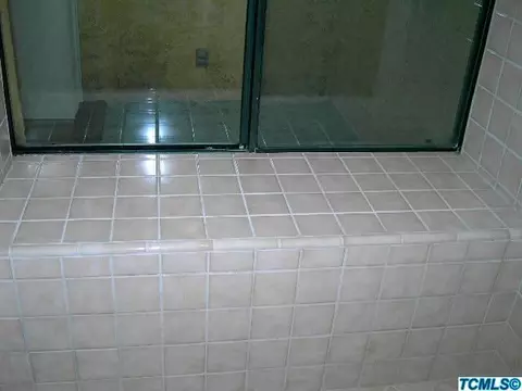 1712 E Babcock Ave, Visalia, CA 93292 photo 32