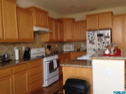 2986 E Sierra Ave, Tulare, CA 93274 photo 4