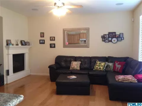 2986 E Sierra Ave, Tulare, CA 93274 photo 7