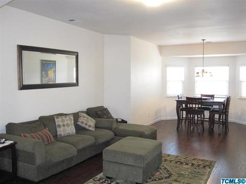 1842 E Mono, Tulare, CA 93274 photo 4