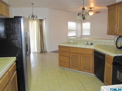 1842 E Mono, Tulare, CA 93274 photo 7