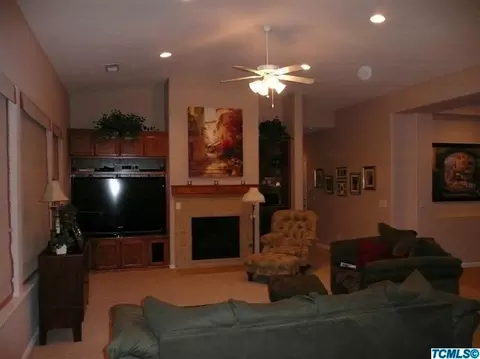 2194 E Washington Ave, Reedley, CA 93654 photo 7