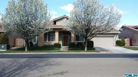2194 E Washington Ave, Reedley, CA 93654 photo 2