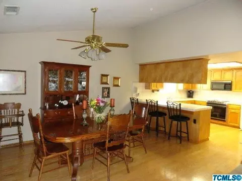 202 Jackson Ave, Tulare, CA 93274 photo 8