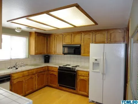 202 Jackson Ave, Tulare, CA 93274 photo 10
