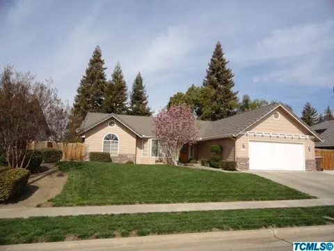 202 Jackson Ave, Tulare, CA 93274 photo 1