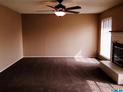 408 E Prosperity Ave, Tulare, CA 93274 photo 3