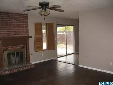 967 Clover Ln, Hanford, CA 93230 photo 3