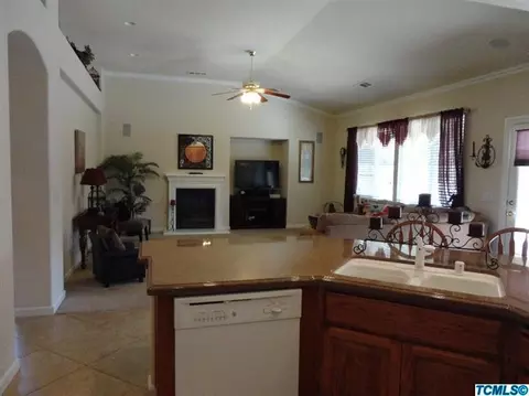 3437 E Howard Ct, Visalia, CA 93292 photo 9