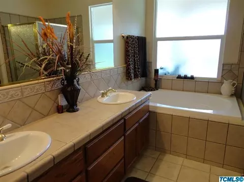3437 E Howard Ct, Visalia, CA 93292 photo 16