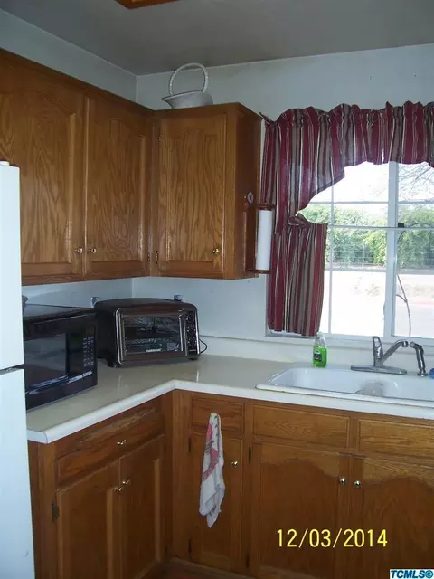 1456 Vine, Exeter, CA 93221 photo 4
