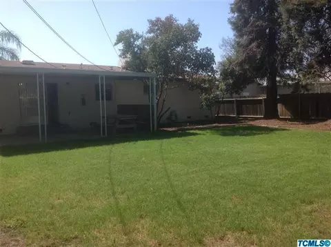 242 E Sandra Ave, Tulare, CA 93274 photo 8
