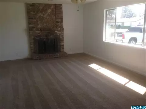 242 E Sandra Ave, Tulare, CA 93274 photo 10